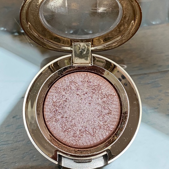 MAC eyeshadow - Picture 2 of 3